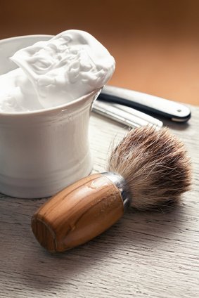 MENS TRADITIONAL SHAVE ITEMS